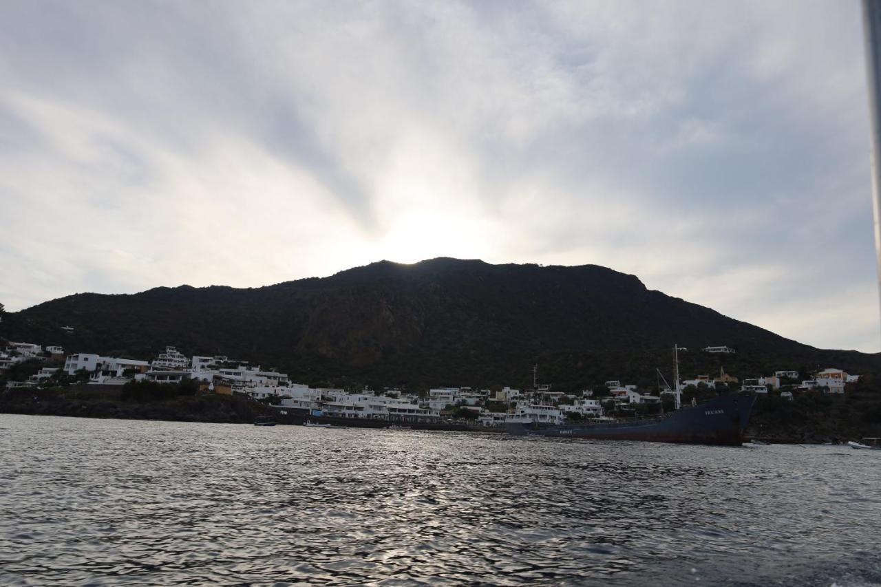 Art B&B Panarea Exterior photo