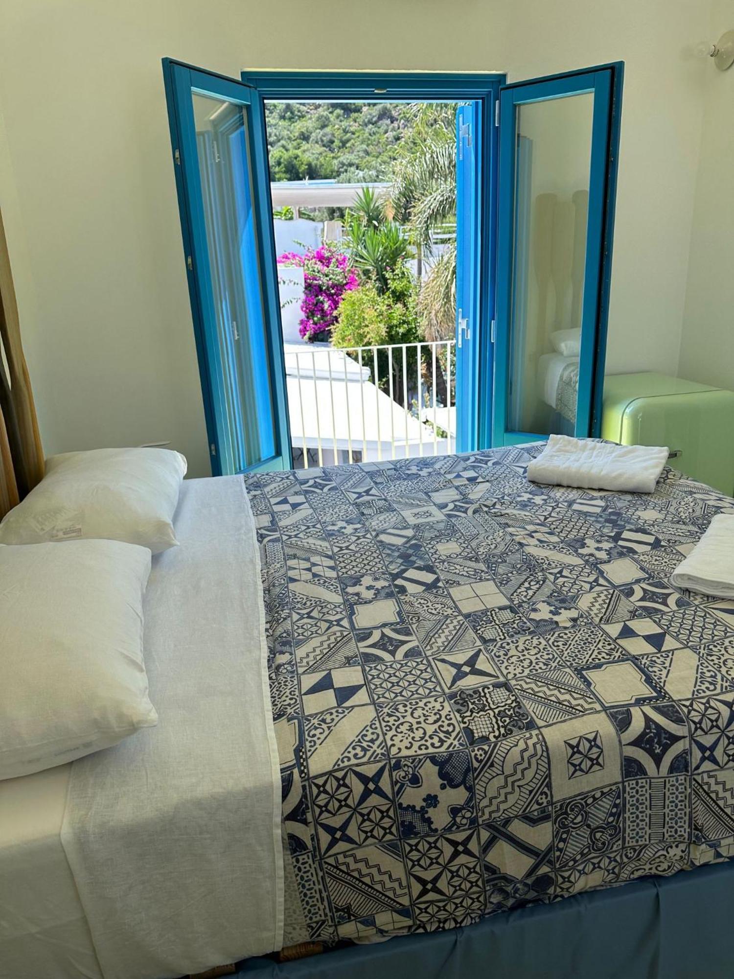 Art B&B Panarea Exterior photo